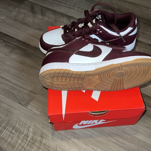 Nike Dunk Low - Picture 6 of 7